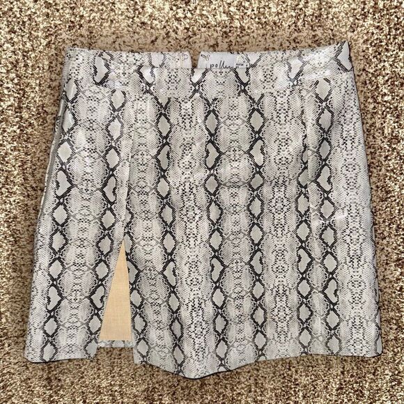 Princess Polly Samira Snakeskin Leather Mini Skirt Size 2 - Picture 1 of 6